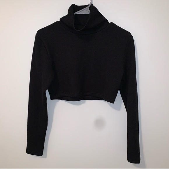 Turtle Neck Slim Crop Tee - Picture 2 of 9